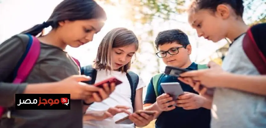اليونسكو تكشف عن أن 60% من الدول تفرض حظرًا على الهواتف المحمولة في المدارس