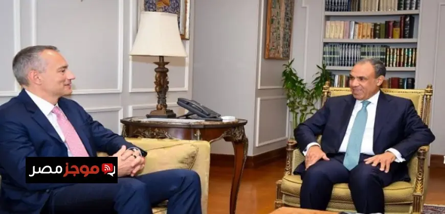 وزير الخارجية يناقش مع الممثل الأعلى لغزة تطورات الأوضاع والمرحلة الثانية من خطة ترامب