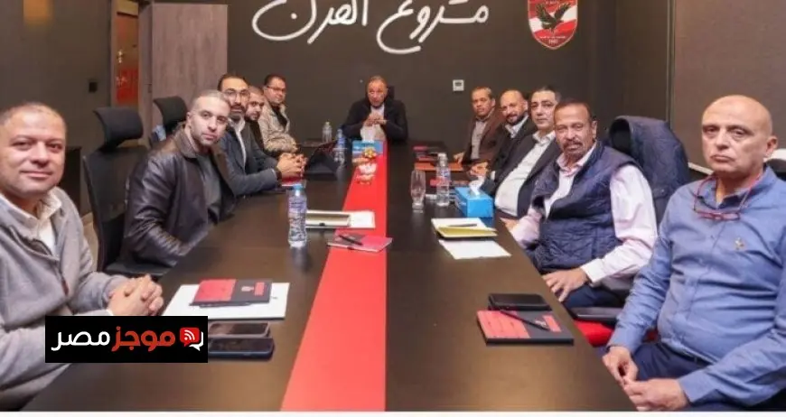 الخطيب يواصل متابعة تطوير استاد الأهلي ويستعد لتوسيع مشروعاته في المحافظات