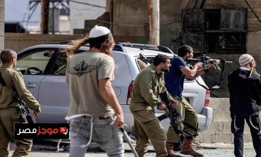 فلسطينيون يردون على هجوم المستعمرين في قرية قصرة بجنوب نابلس