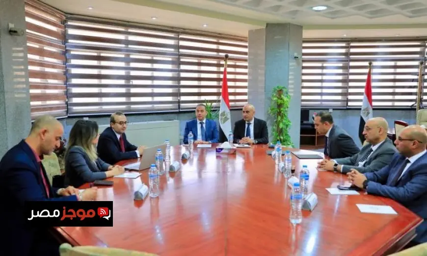 وزير التعليم يلتقي رئيس الرقابة المالية لدعم إدراج الثقافة المالية في المناهج الدراسية