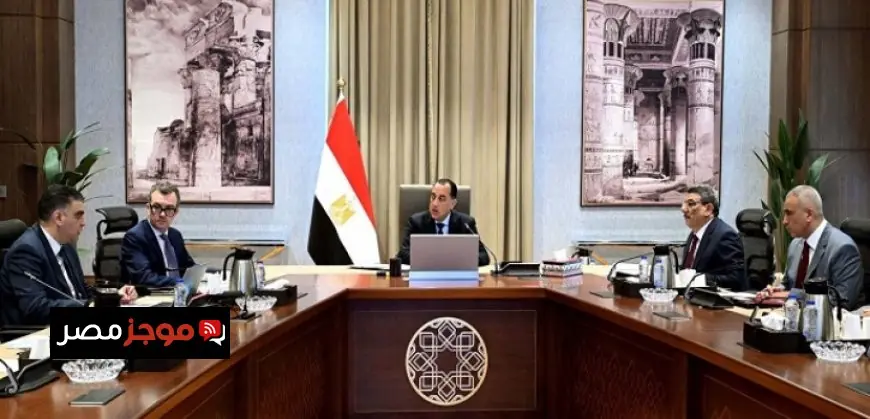 رئيس الوزراء يشرف على الوضع المالي للهيئة المصرية للشراء الموحد وضمان سداد مستحقات الموردين