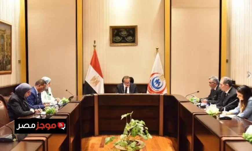 وزير الصحة والسكان يستعرض خطط تجهيز المنشآت الطبية بأحدث المعايير العالمية