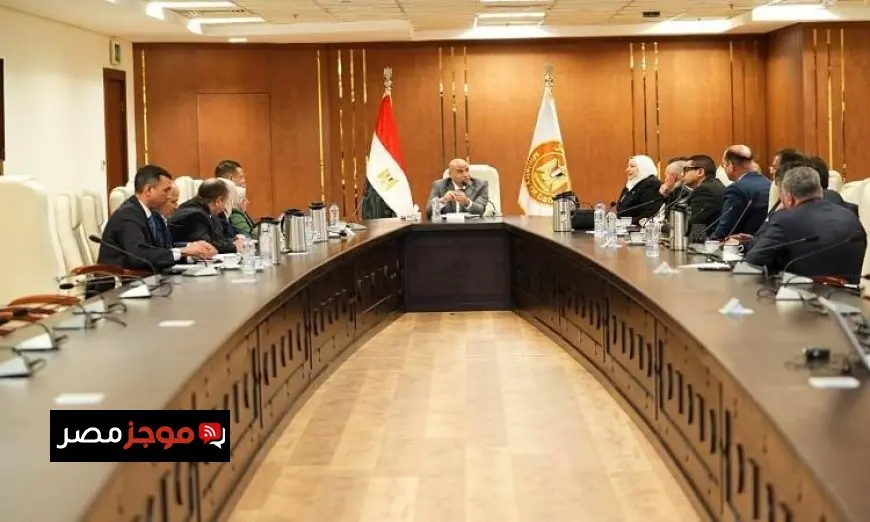 وزير العمل يؤكد للنواب في البرلمان التزامنا المشترك بتقديم خدمة مميزة للمواطنين