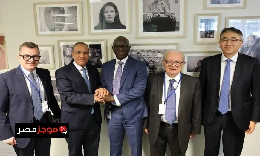 وزير الخارجية يعقد اجتماعاً مع نائب رئيس البنك الدولي لشرق الأوسط لتعزيز التعاون الاقتصادي