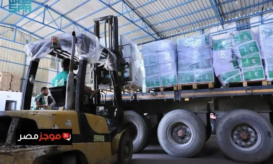 قافلة مساعدات إنسانية جديدة تصل قطاع غزة بفضل سلمان للإغاثة