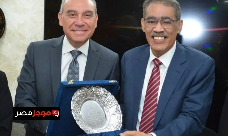 هيئة الاستعلامات تعقد اجتماعها الأول بعد إعادة تشكيلها وتكرم الوزير ضياء رشوان