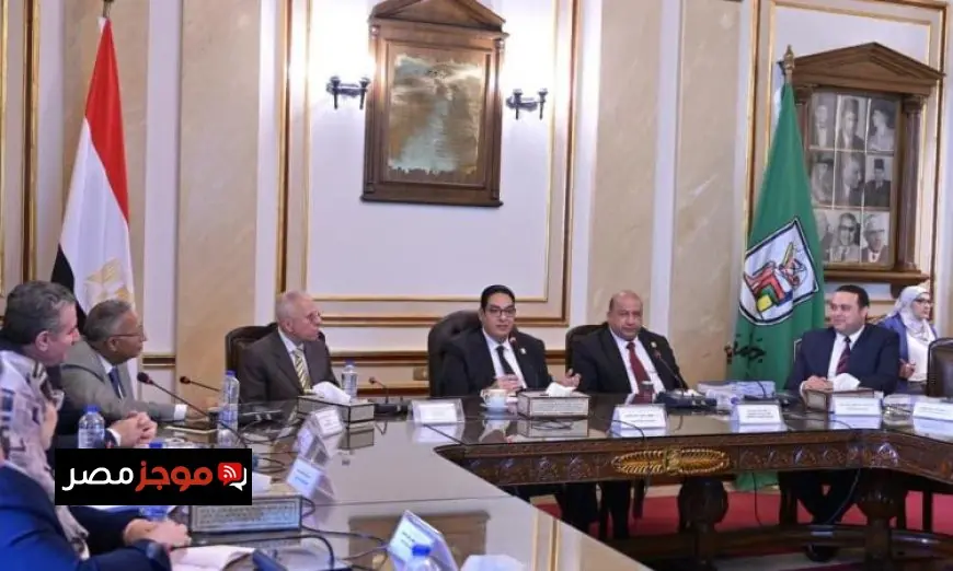 د.عبدالصادق يشدد على ضرورة تطوير برامج أكاديمية جديدة لتلبية احتياجات سوق العمل