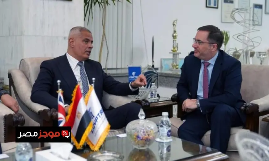 رئيس القابضة لمصر للطيران يلتقي بسفير بريطانيا في القاهرة لبحث تعزيز التعاون المشترك