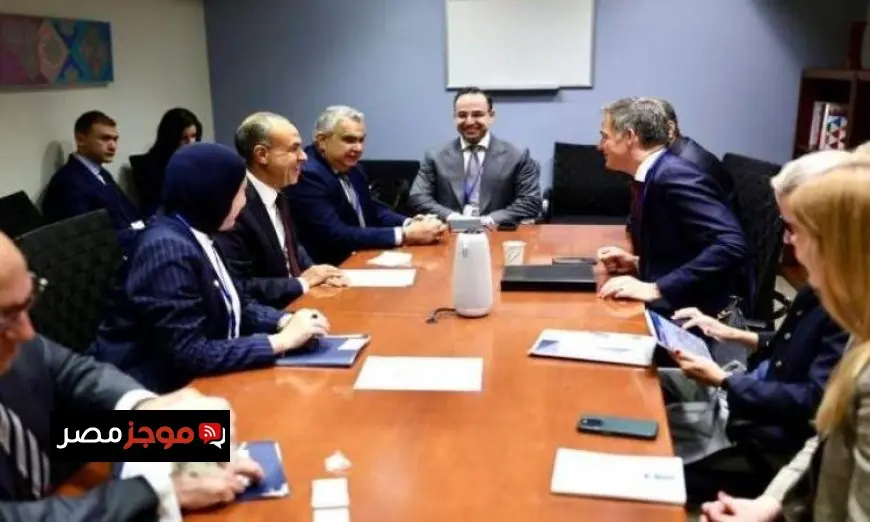 وزير الخارجية يبحث سبل التعاون مع مدير برنامج الأمم المتحدة الإنمائي