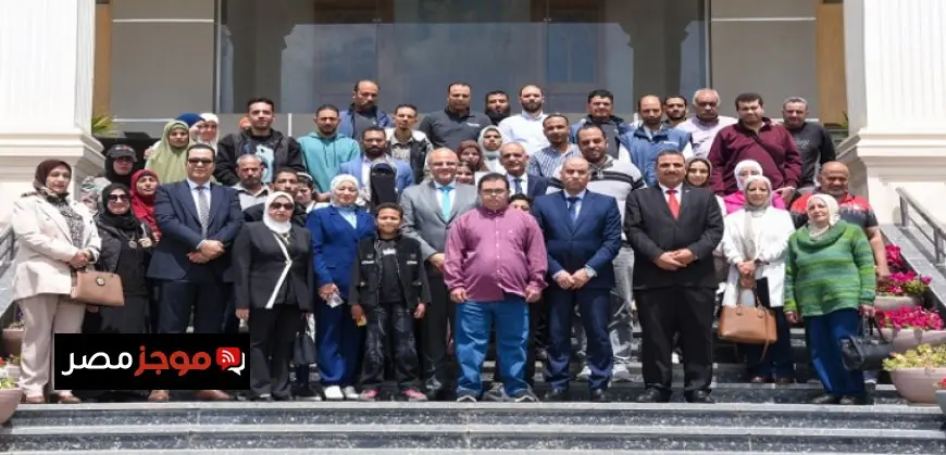 وزير العمل ومحافظ الإسكندرية يوزعان عقود عمل لذوي الهمم لتوفير فرص عمل متميزة