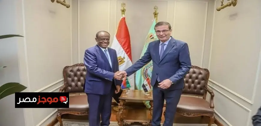 وزير الزراعة يعقد لقاءً مع المستشار الاقتصادي للرئيس الإريتري ووزير التجارة لتعزيز التعاون المشترك