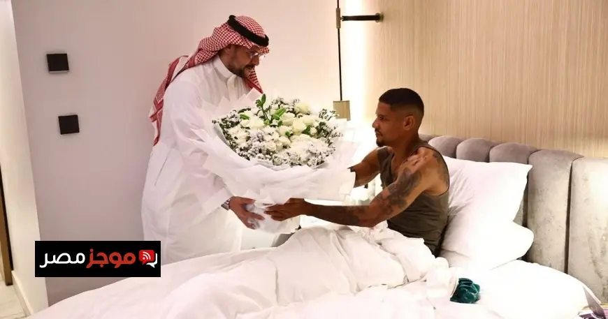 إدارة الأهلي تعقد زيارة خاصة للاعب جوهور دار التعظيم لتعزيز العلاقات الرياضية