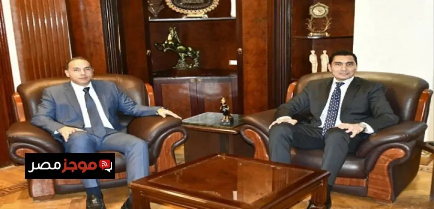 وزير الشباب والرياضة يعقد جلسة حوارية مع رئيس هيئة الرقابة المالية لتعزيز التعاون المشترك