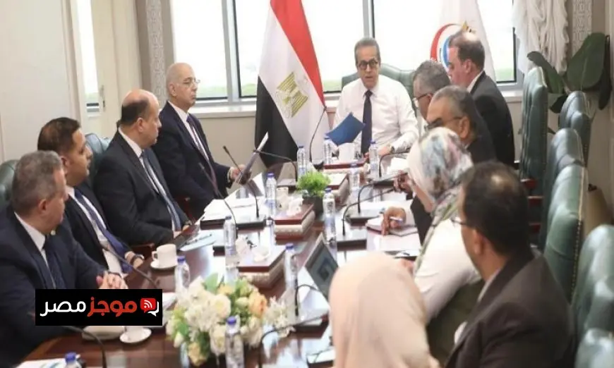 وزير الصحة يواصل متابعة تقدم المشاريع الإنشائية والتحول الرقمي في القطاع الصحي