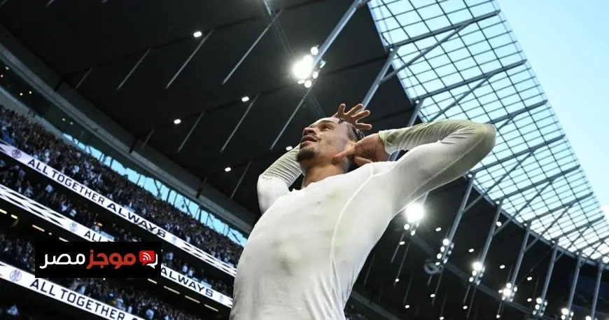 جمهور توتنهام يعبر عن غضبه تجاه تشافي سيمونز رغم تألقه في صنع هدفين