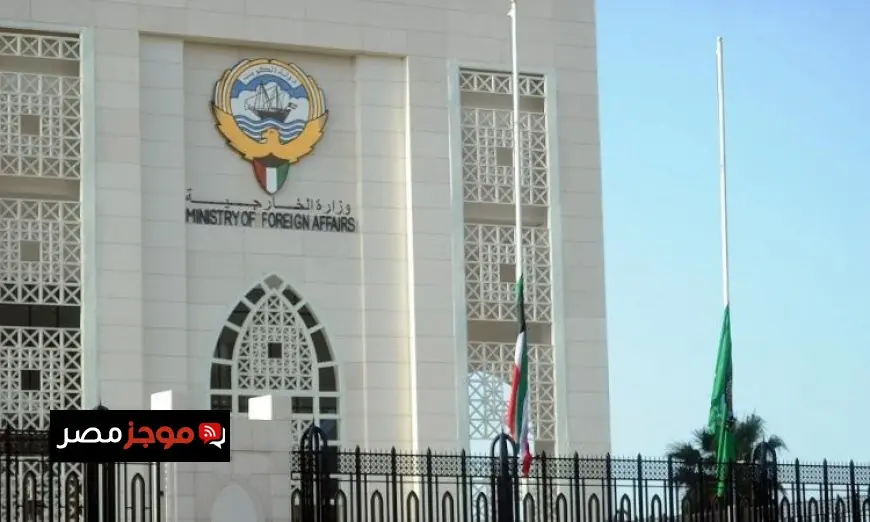 وزير الخارجية الكويتي يناقش مع نظيريه السعودي والقطري آخر تطورات الأحداث الإقليمية