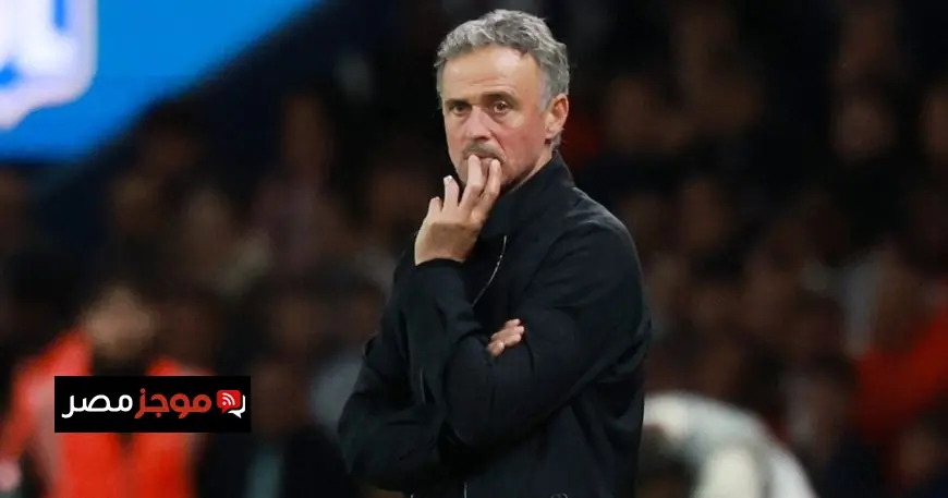 لويس إنريكي يعتبر التعاقد مع عدد كبير من اللاعبين أمرا سخيفا