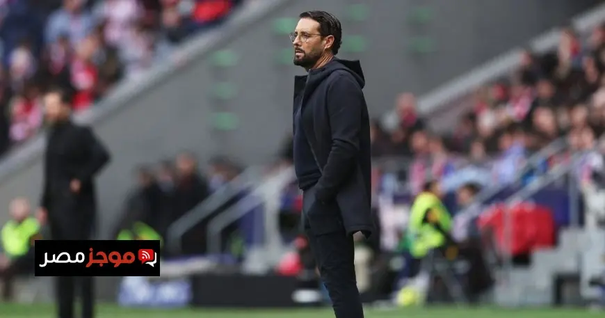 مدرب خيتافي يوجه انتقادات لاذعة لهانزي فليك بسبب تركيزه على برشلونة بدلاً من منافسيه