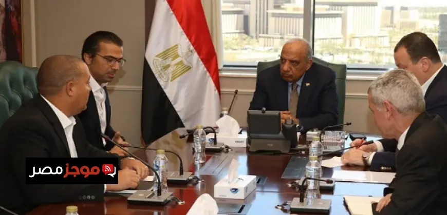 وزير الكهرباء يلتقي تحالف حسن علام إنفينتي لمناقشة مشاريع إنتاج الطاقة الشمسية والرياح