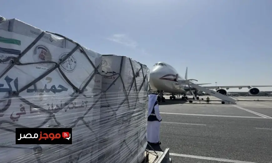 طائرة إماراتية تحمل 100 طن مساعدات انسانية تصل إلى مطار العريش لدعم الفلسطينيين في قطاع غزة