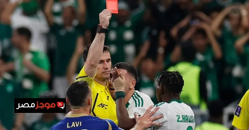 هوساوي يبكي بشدة بعد الطرد ولاعبي الأهلي يشجعونه على الاحتفال