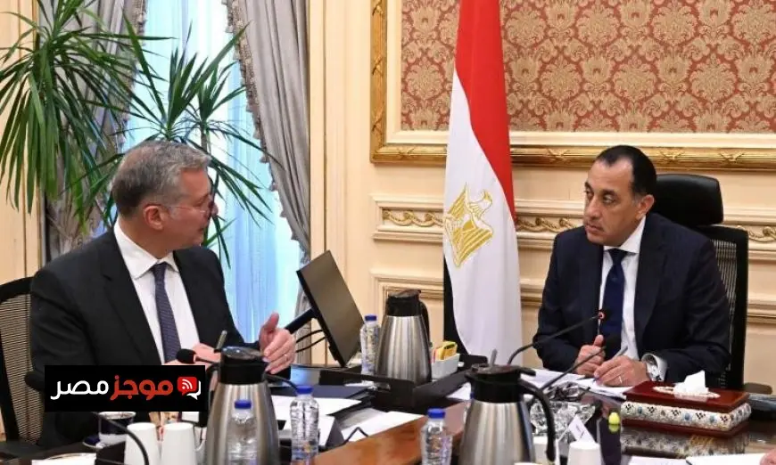 رئيس الوزراء يناقش ملفات هامة مع وزير البترول والثروة المعدنية لتعزيز التعاون الاقتصادي