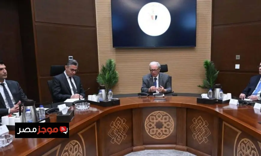 نائب رئيس الوزراء الاقتصادي يراقب جهود تأمين السلع ومستلزمات الإنتاج في البلاد