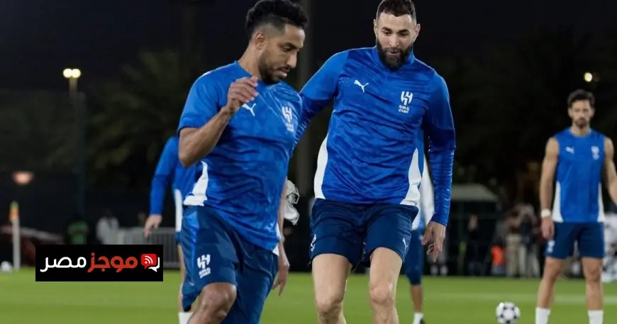 بنزيما والدوسري يتألقان في قيادة هجوم الهلال ضد ضمك