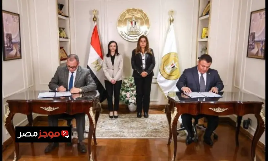 عوض ومحافظ البحيرة يوقعان عقود تشغيل وصيانة وتطوير 3 مجازر لتحسين الخدمات بالمحافظة