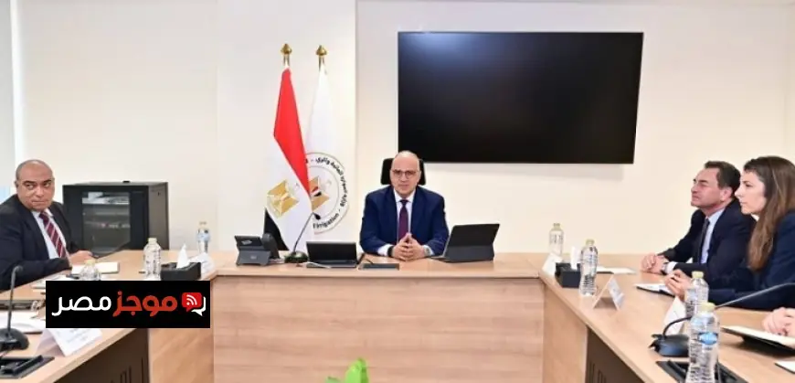 وزير الرى يستعرض مع السفير الفرنسى تعزيز التعاون في إدارة الموارد المائية بين مصر وفرنسا
