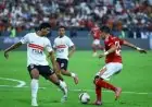 أشرف بن شرقي يسجل رأسية رائعة تمنح الأهلي التقدم أمام الزمالك في قمة الدوري فيديو