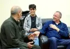الخطيب يلتقي بمشجع الأهلي للاطمئنان على صحته ويعزز الروابط الجماهيرية