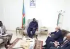 نائب رئيس جنوب السودان يلتقي السفير المصري في جوبا لتعزيز العلاقات الثنائية