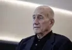 ناشط يميني إسرائيلي يواجه اتهامات بالبصق على رئيس الوزراء الإسرائيلي الأسبق