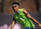 رافينيا يواجه الأكاذيب ويكشف عن أطراف تعارض بقائه في برشلونة