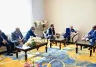 رئيس القيادة اليمني يناقش التطورات الإقليمية مع رئيسي جيبوتي والصومال