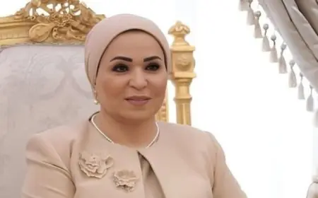 السيدة انتصار السيسي تحتفل بعيد العمال وتؤكد أهمية عطاء عمال مصر في دعم التنمية الاقتصادية