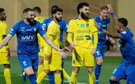 الهلال يتصدر أحداث المباراة بهدف بنزيما في الشوط الأول أمام الحزم