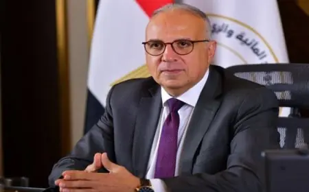 وزير الري يستعرض تقدم المشروع القومي لتنظيم نهر النيل وروافده