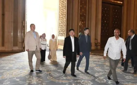 وفد من كازاخستان يزور مسجد الإمام الحسين ومسجد مصر في العاصمة الجديدة