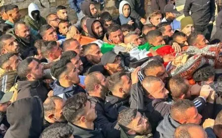 استشهاد فلسطيني وإصابة عدد من المدنيين في غارة إسرائيلية على سيارة جنوب غزة