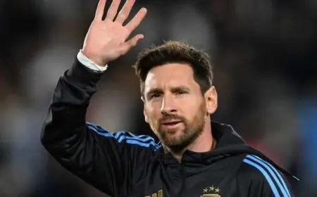 ميسي يتمنى الحصول على قمصان 3 نجوم كرة القدم العالمية