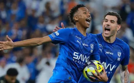 الهلال يُحقق انتصارا مثيرا على الخلود في الشوط الأول من نهائي كأس الملك