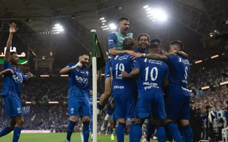 الهلال يتجاوز الخلود العنيد ويحقق لقبه العاشر في كأس الملك