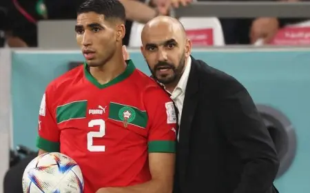لقاء رائع في باريس بين أشرف حكيمي والمدرب الركراكي يعزز أواصر الصداقة