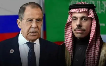 وزير الخارجية السعودي يتناول التطورات الإقليمية في اتصال هاتفي مع نظيره الروسي