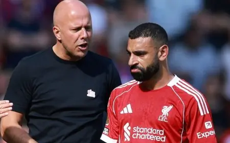 سلوت يوجه ردًا ناريًا لمحمد صلاح بعد تصريحاته عن القدوة والمعايير
