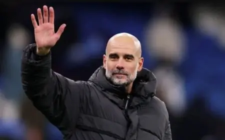 جوارديولا يشيد بأداء أحد لاعبيه ويؤكد استمرار المنافسة في الدوري الإنجليزي مع آرسنال