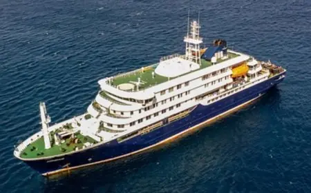 وصول السفينة السياحية المصابة بفيروس هانتا إلى تنريفي في إسبانيا